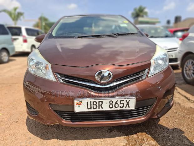 Toyota Vitz 2010 Brown