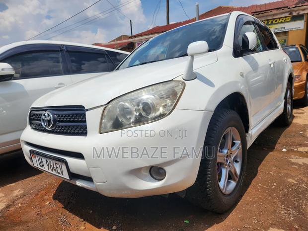 Toyota RAV4 2008 White