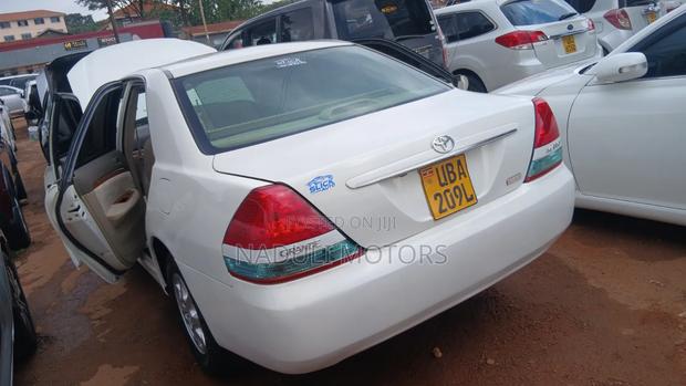 Toyota Mark II 2004 White