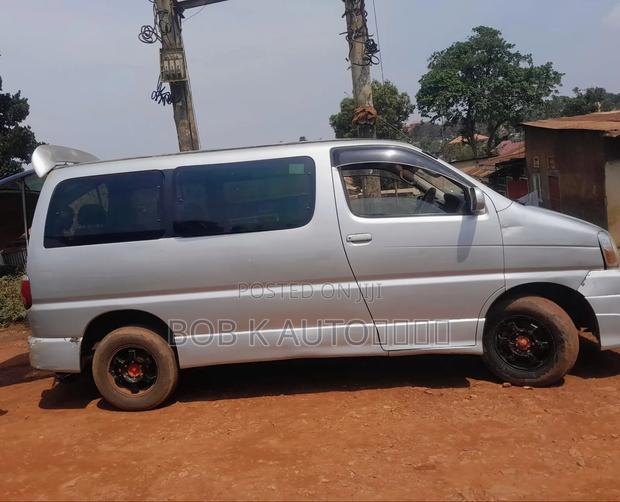 Toyota Regius 1998 Silver