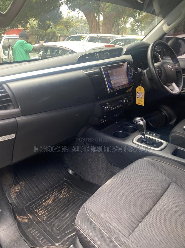 Toyota Hilux Revo Double Cab Deisel 2.4 AWD 2016 Gray