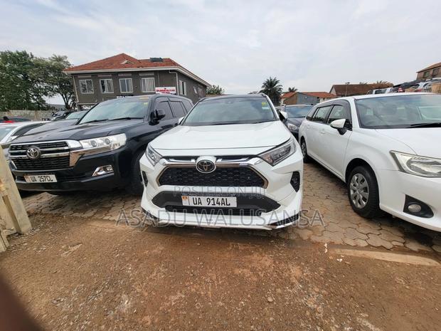 Toyota RAV4 2020 White