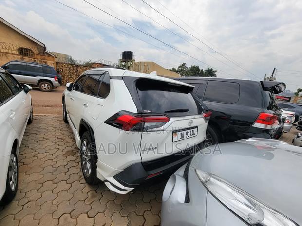 Toyota RAV4 2020 White