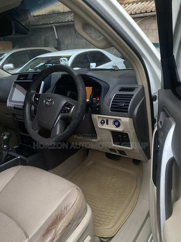 Toyota Land Cruiser Prado 2.7 2018 White