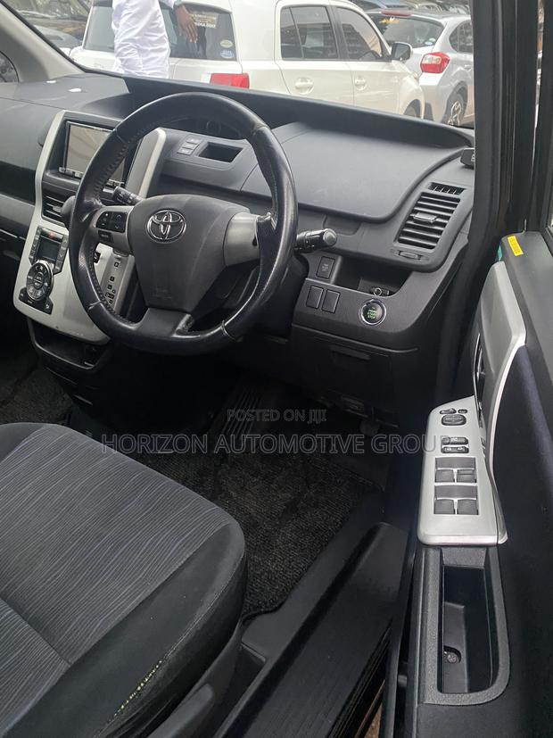 Toyota Voxy V 2WD 7-Seater 2013 Black