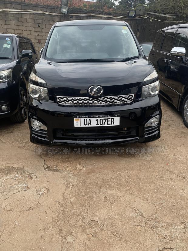 Toyota Voxy V 2WD 7-Seater 2013 Black
