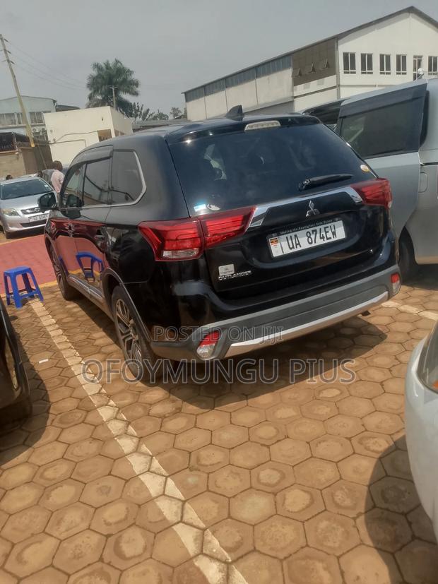 Mitsubishi Outlander 2017 Black