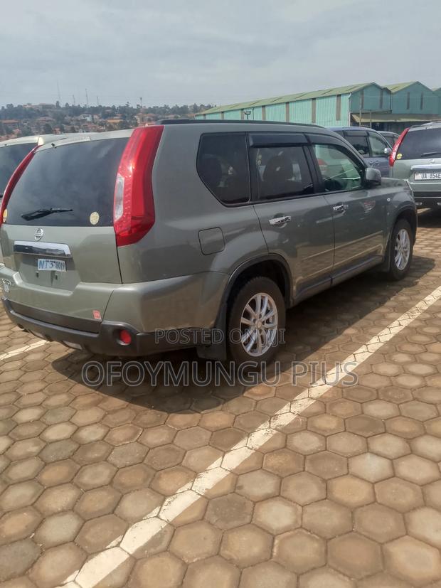 Nissan X-Trail 2013 Green