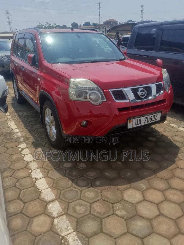 Nissan X-Trail 2011 Red