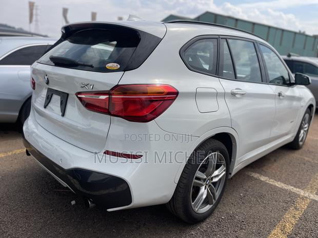 BMW X1 sDrive28i FWD 2017 White