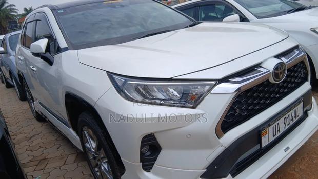 Toyota RAV4 2020 White