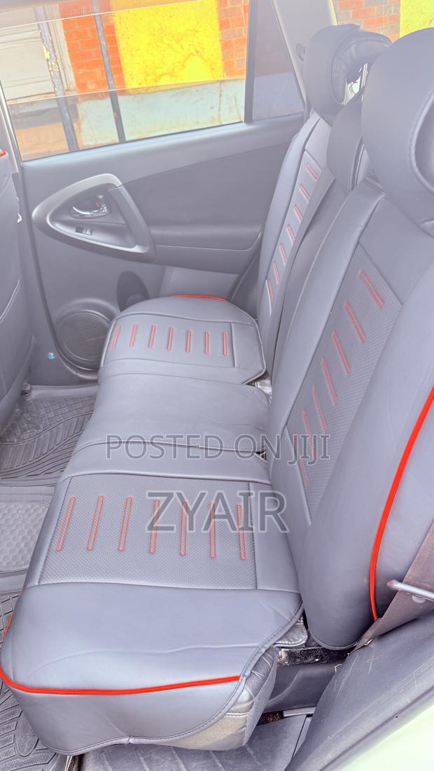 Toyota Vanguard 2010 White