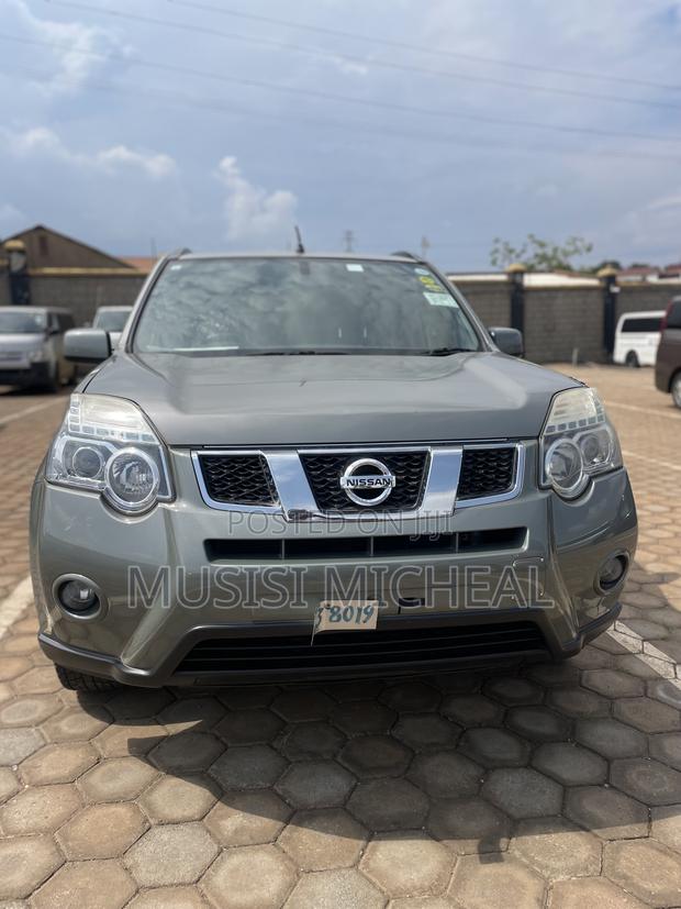 Nissan X-Trail 2.0 Petrol AWD 2013 Green