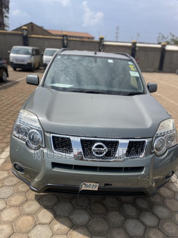 Nissan X-Trail 2.0 Petrol AWD 2013 Green