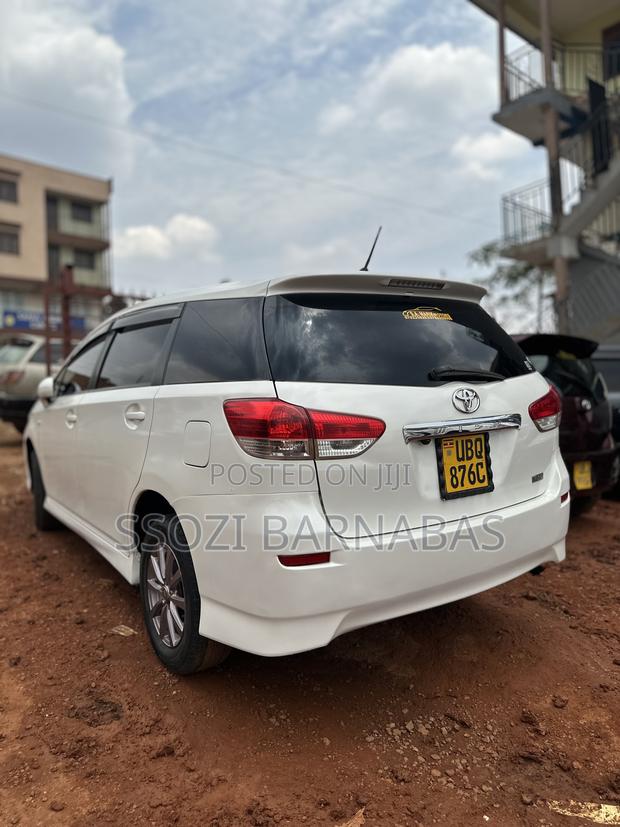 Toyota Wish 2011 White