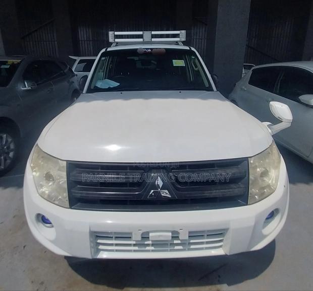 Mitsubishi Pajero V80 3.2 DI-D 2013 White