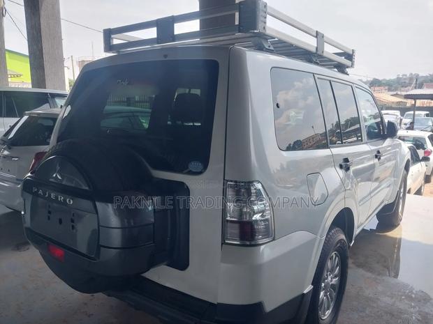 Mitsubishi Pajero V80 3.2 DI-D 2013 White