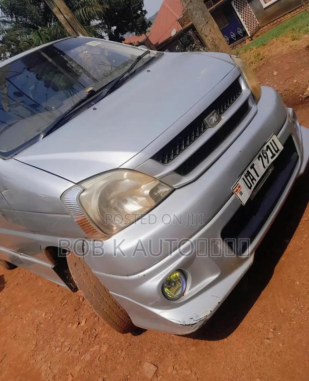 Toyota Regius 1998 Silver