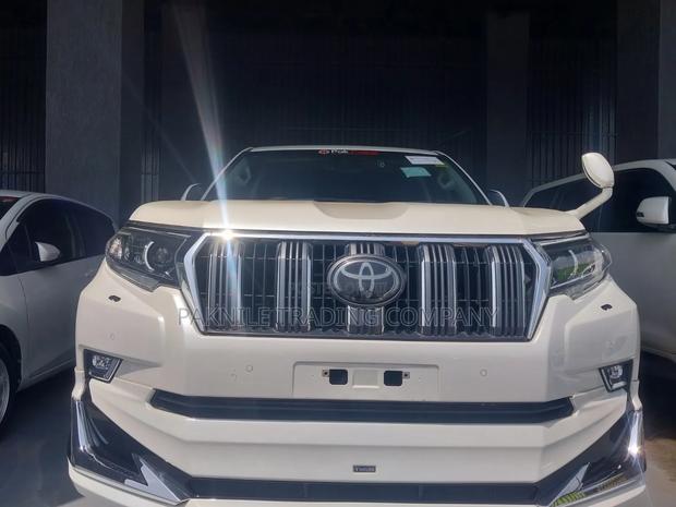 Toyota Land Cruiser Prado 2.7 2017 White