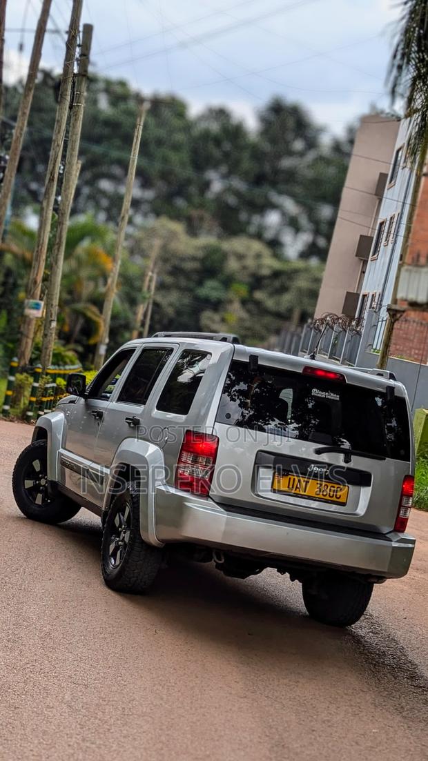 Jeep Cherokee 2013 Silver