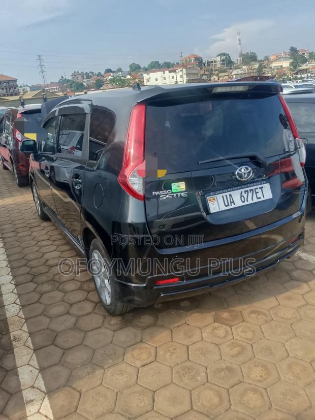 Toyota Passo Sette 2011 Black