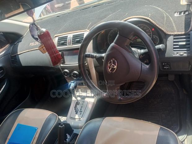 Toyota Corolla Fielder 2009 Silver