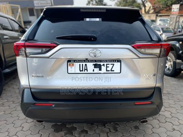 Toyota RAV4 2020 Silver