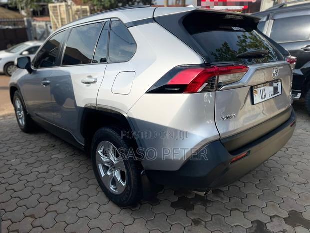 Toyota RAV4 2020 Silver