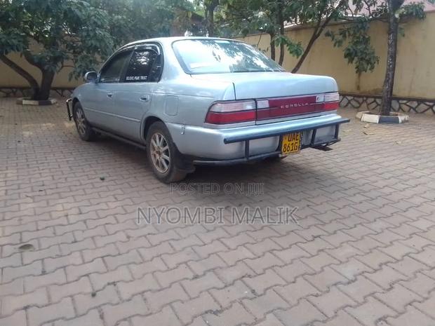 Toyota Corolla 1996 Silver