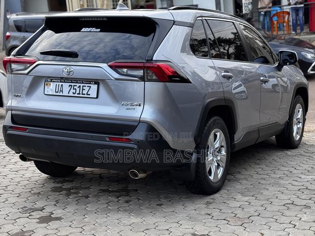 Toyota RAV4 2020 Silver