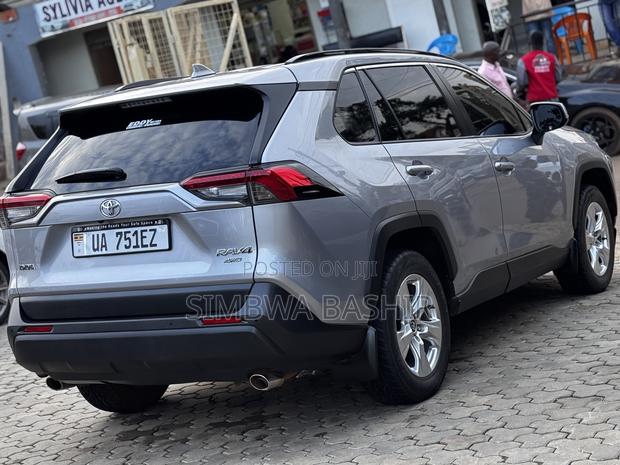 Toyota RAV4 2020 Silver