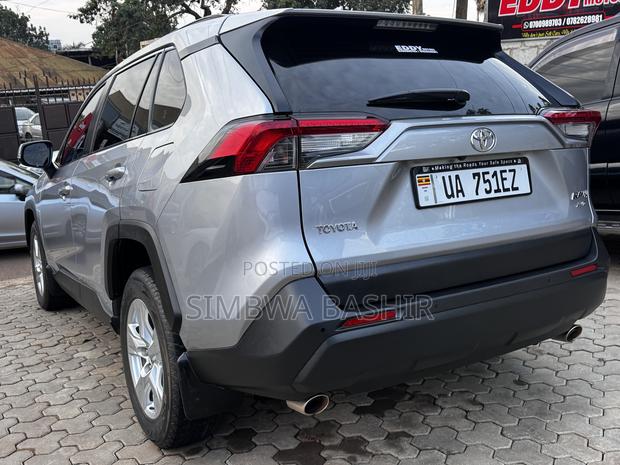 Toyota RAV4 2020 Silver