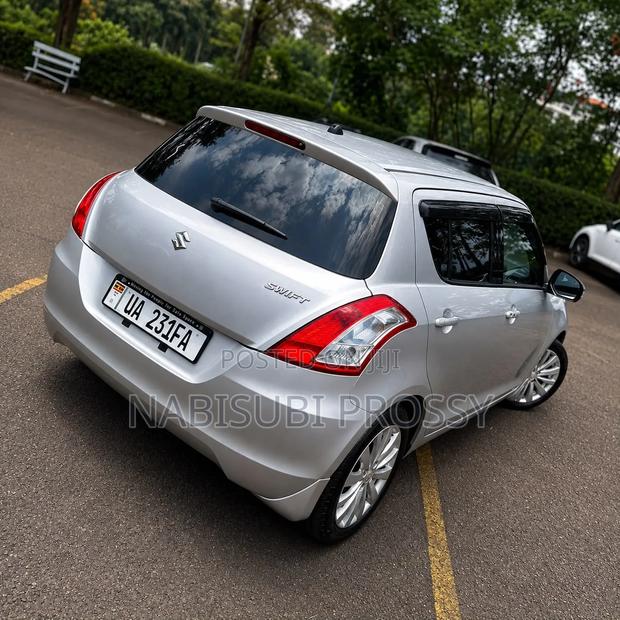 Suzuki Swift 2012 Silver