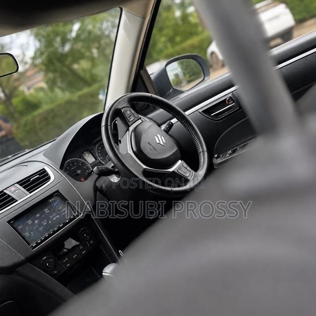 Suzuki Swift 2012 Silver