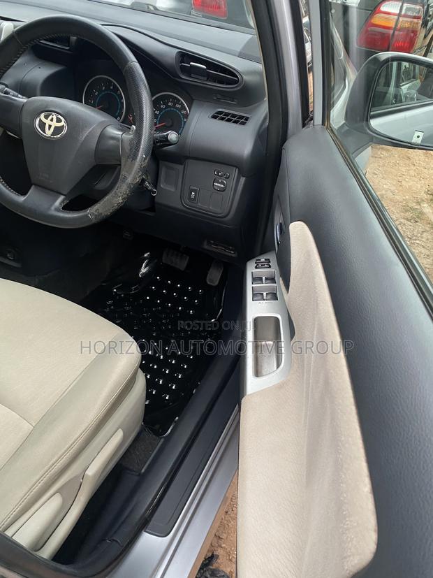 Toyota Wish 2012 Gray