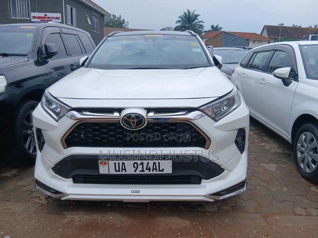 Toyota RAV4 2019 White