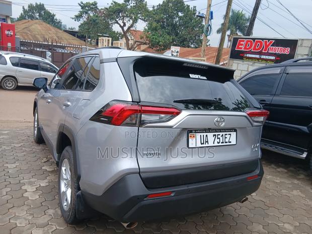 Toyota RAV4 2020 Gray