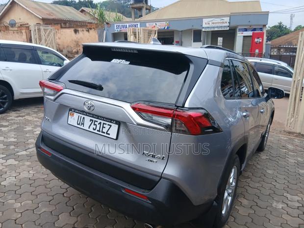 Toyota RAV4 2020 Gray