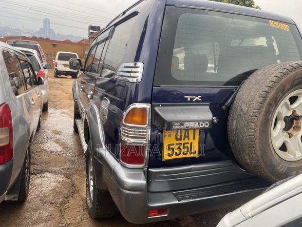 Toyota Land Cruiser Prado 2003 Blue