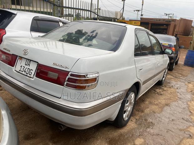Toyota Premio 2006 White