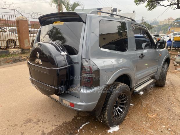 Mitsubishi Pajero 2010 Gray