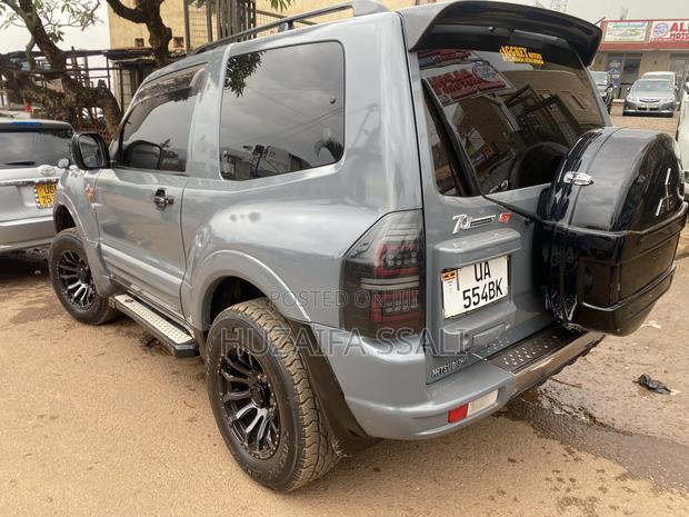 Mitsubishi Pajero 2010 Gray