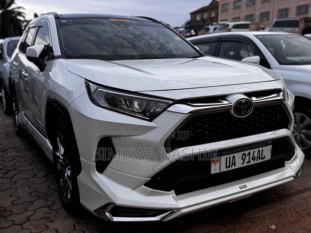 Toyota RAV4 2019 White