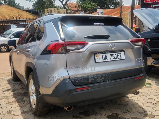 Toyota RAV4 2020 Silver