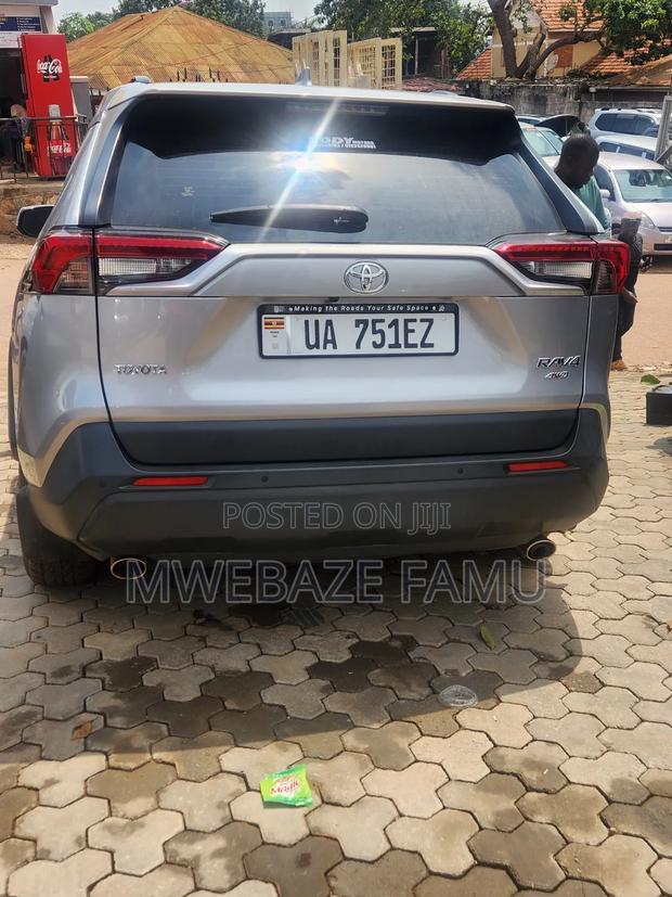 Toyota RAV4 2020 Silver