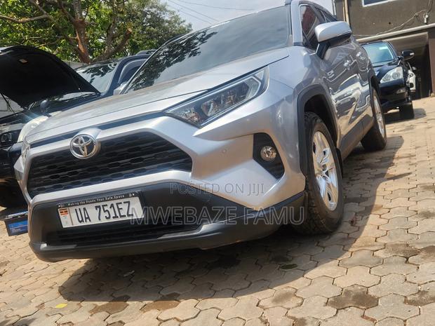 Toyota RAV4 2020 Silver