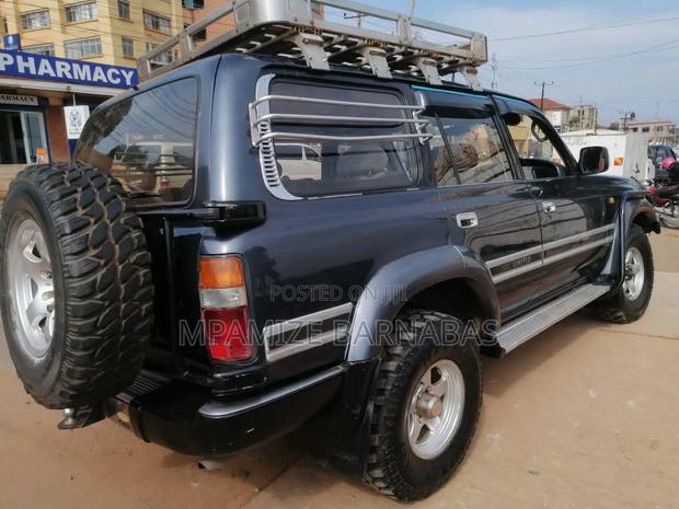 Toyota Land Cruiser 1998 Black