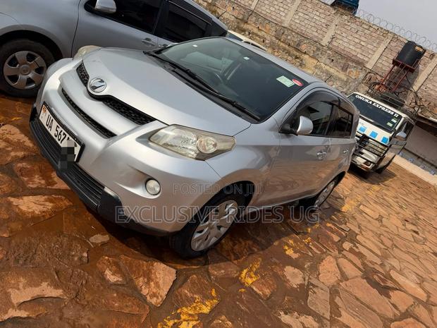 Toyota IST 2011 Silver