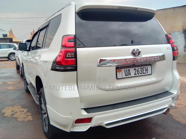 Toyota Land Cruiser Prado 2012 Black