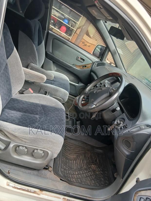 Toyota Harrier 2003 White